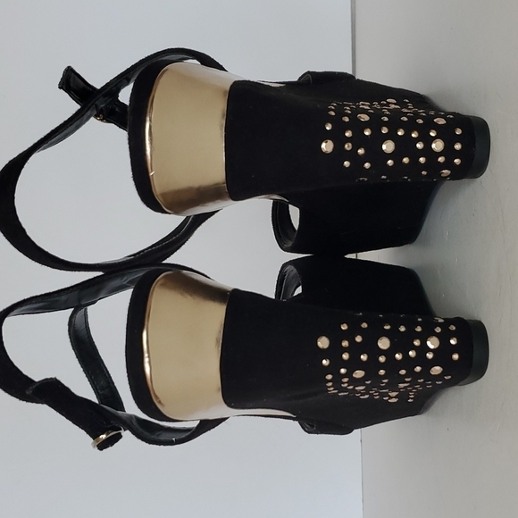 JENNIFER Lopez Black And Gold Platforms - Picture 6 of 10